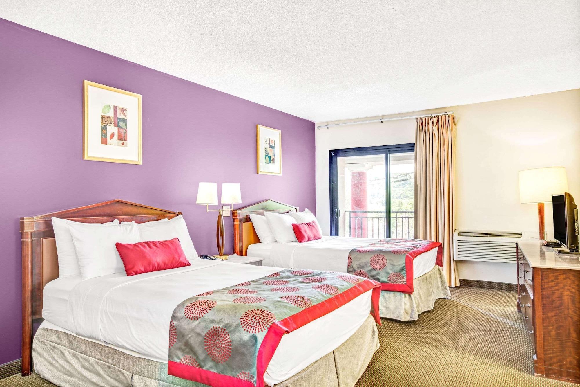 Ramada By Wyndham Rockaway Hotel Kültér fotó
