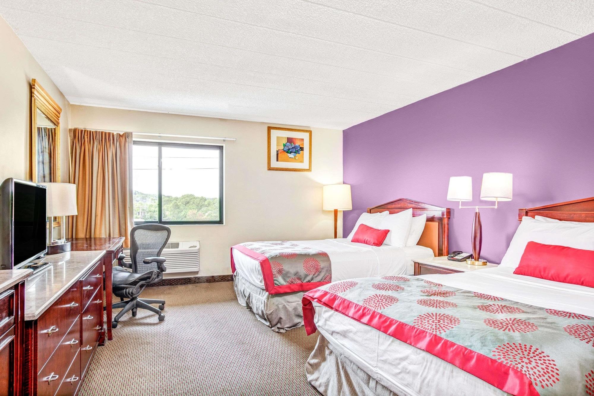 Ramada By Wyndham Rockaway Hotel Kültér fotó